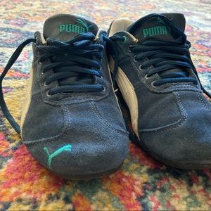 GUC Pumas Size 6 1/2 Women’s Blue suede